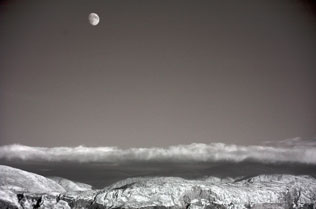 Studio Discovery Tour artist Tom Eckles: Moon Over Range