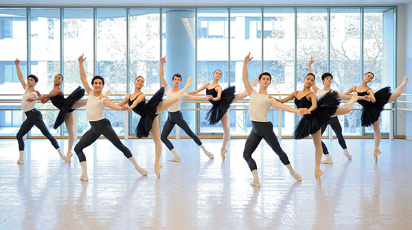 San Francisco Ballet School Trainees, photo ©: Erik Tomasson