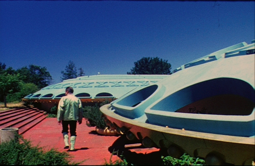 01-Alex-Stan_Weston_walking_in_the_ghost_town_websitepage28_photo01_size1064x694